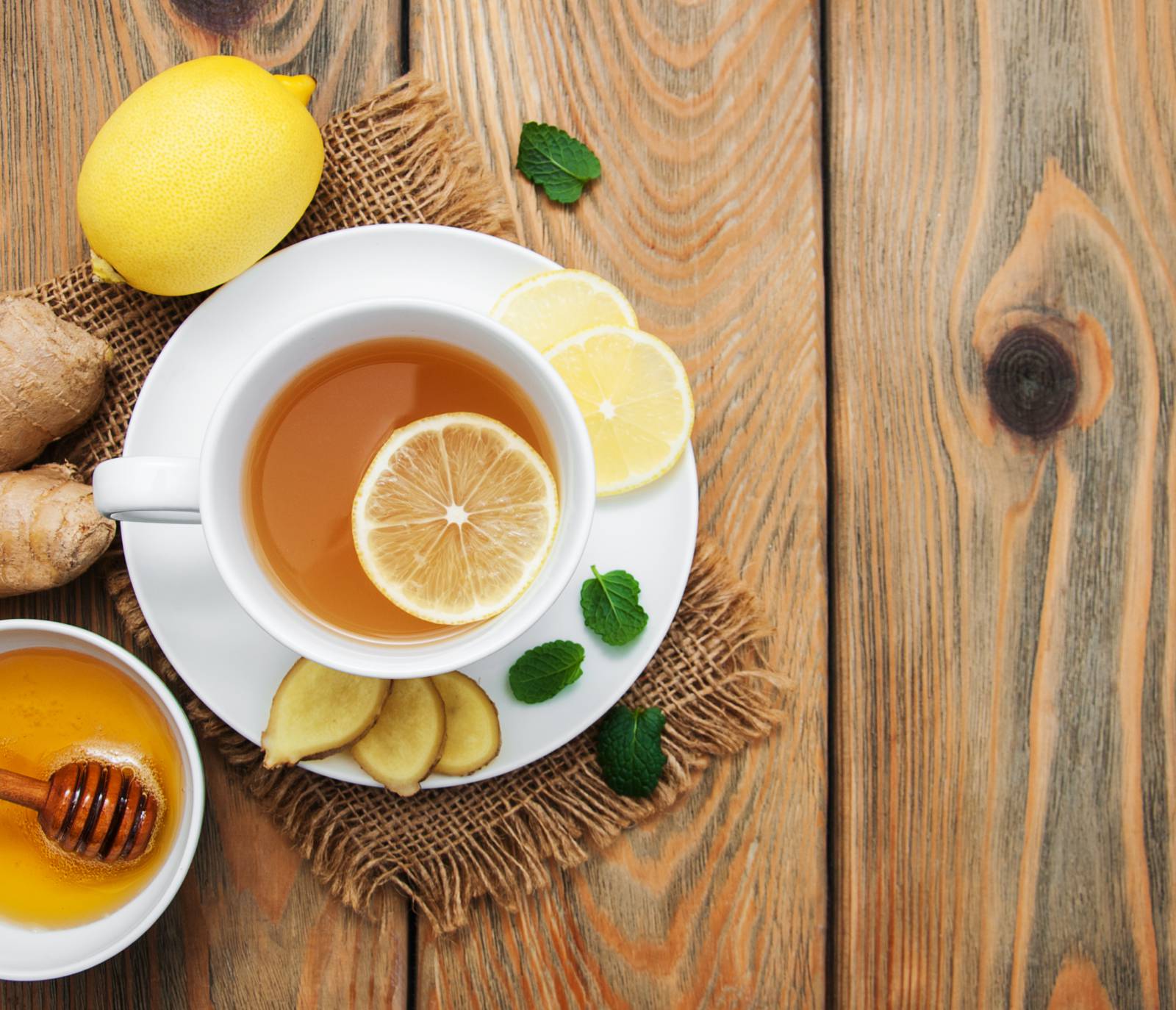 Rezept des Monats: Warmes Zitronen-Honig-Wasser Symbolfoto