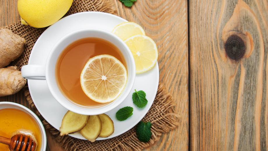 Rezept des Monats: Warmes Zitronen-Honig-Wasser Symbolfoto
